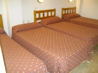 Gasthuis Hostal El Altet 2*